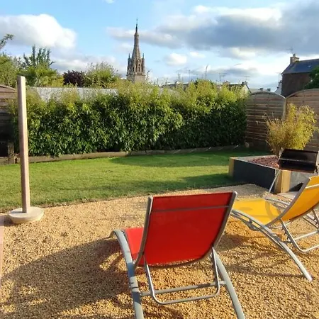 Maison Recente Avec Jardin. *