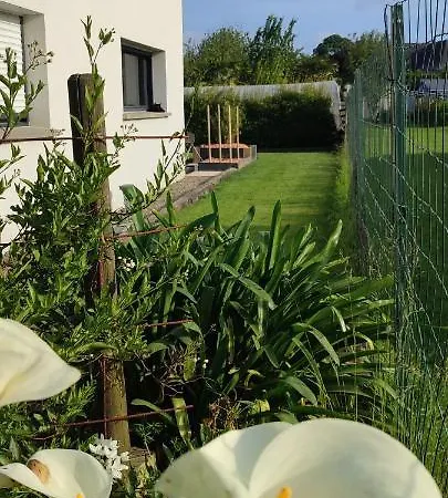 펜션 Maison Recente Avec Jardin. Plourhan